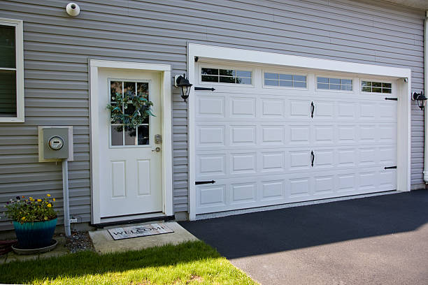 24/7 Emergency Garage Door Panel Replacement experts in Hybla Valley, VA
